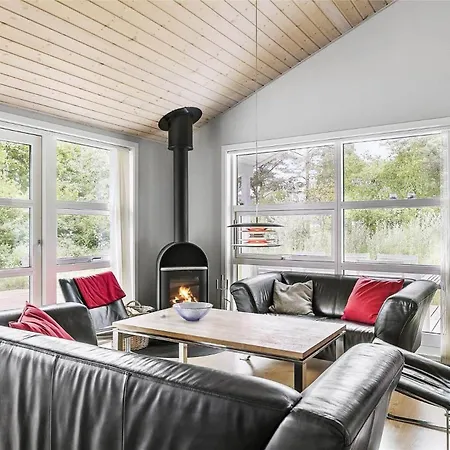 1432 Aakirkeby - Holsteroddevej 6 Vester Somarken
