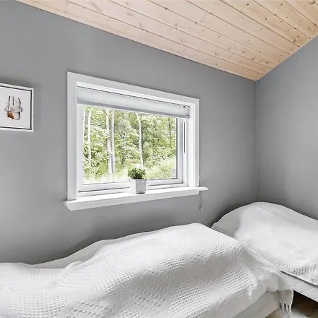 1432 Aakirkeby - Holsteroddevej 6 Vester Somarken