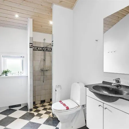 1432 Aakirkeby - Holsteroddevej 6 Дом отдыха Vester Somarken